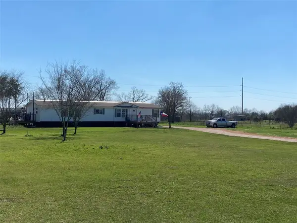 10507 E 159 Highway E, Bellville, TX 77418