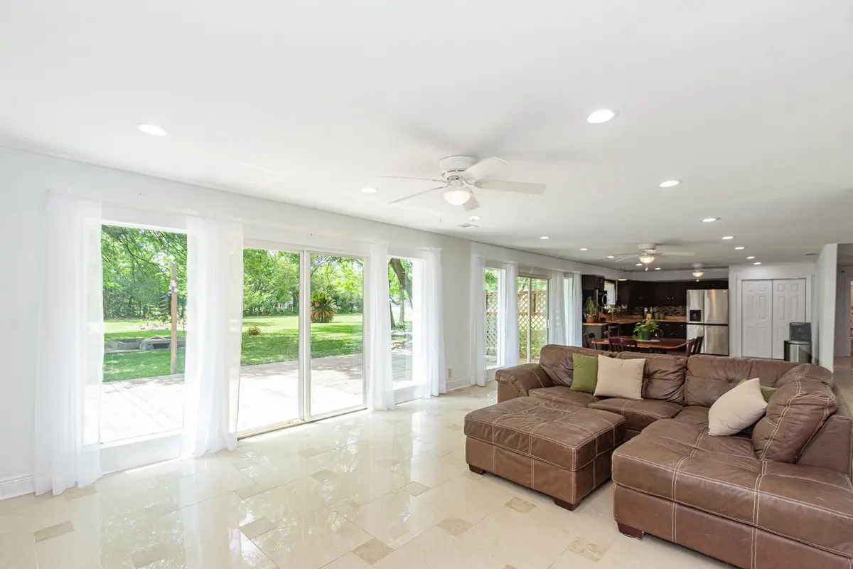 6811 Cemetary Road, Manvel, TX 77578 - #1