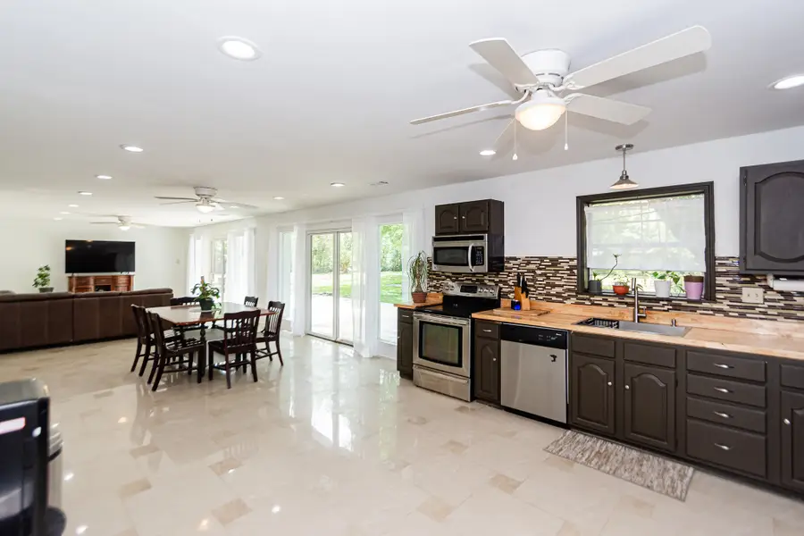 6811 Cemetary Road, Manvel, TX 77578 - #3