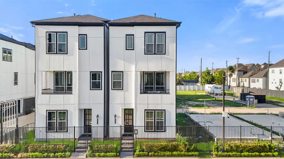 2708 Grand Fountains Drive #D, Houston, TX 77054 - Image #1