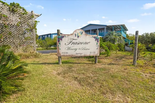 308 Bayside Drive, Anahuac, TX 77514