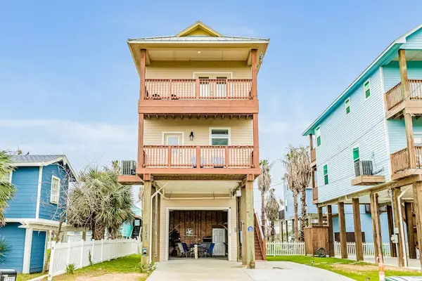 11221 Schwartz Drive, Galveston, TX 77554