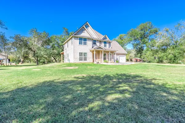 20610 Live Oak Drive, Damon, TX 77430