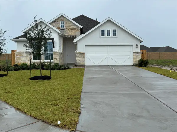 1090 Oakhurst Drive, Dayton, TX 77535