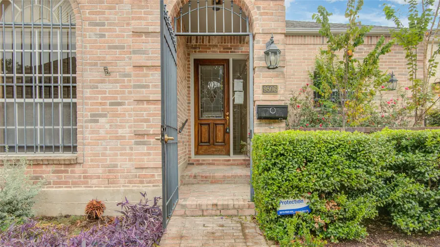 9506 Bayou Brook Street, Houston, TX 77063 - Image #2
