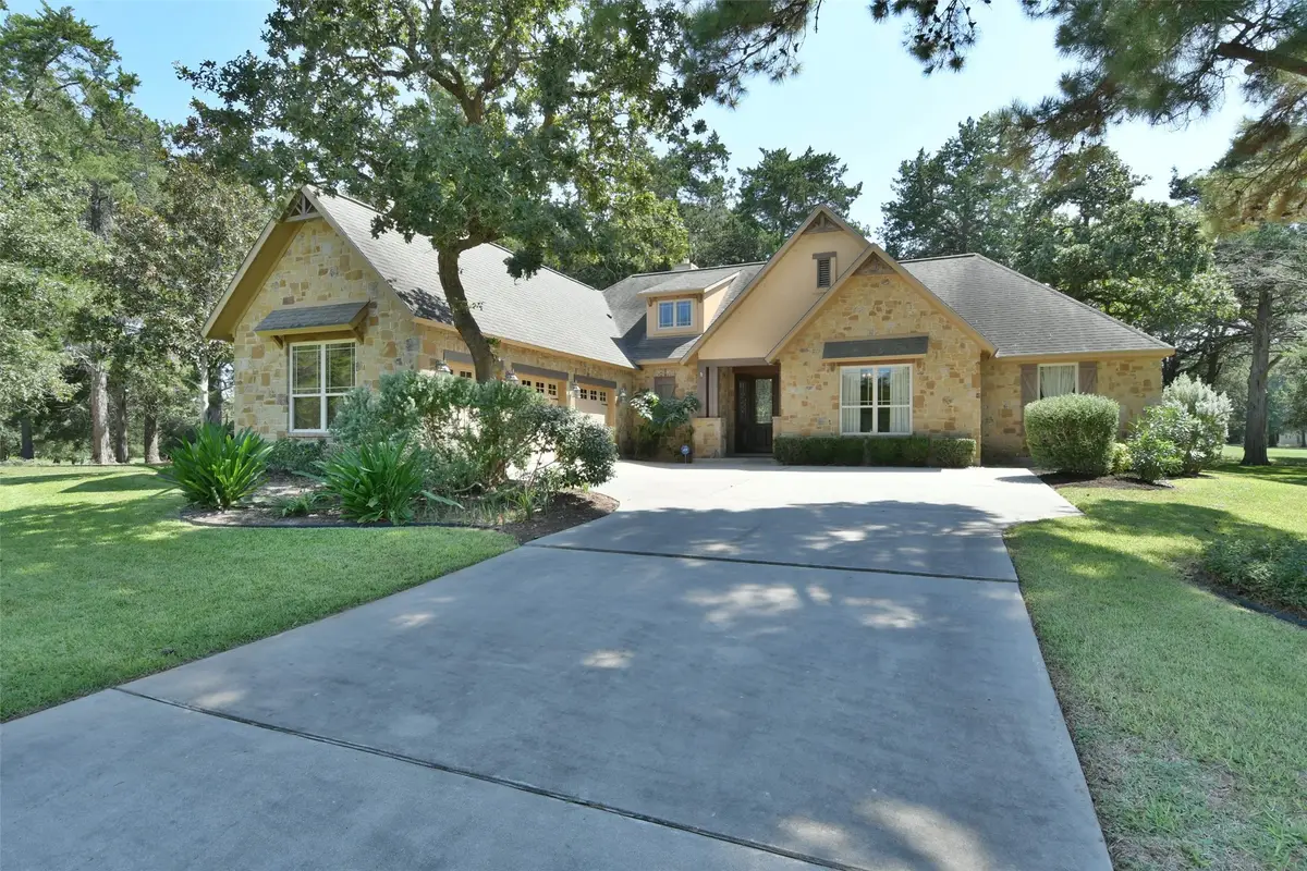 901 N Falls Drive, New Ulm, TX 78950 - #1