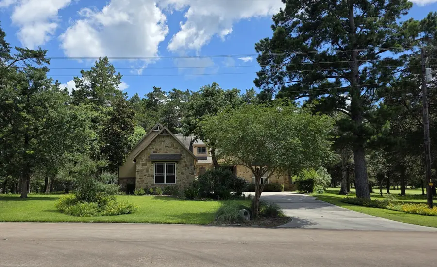 901 N Falls Drive, New Ulm, TX 78950 - #2