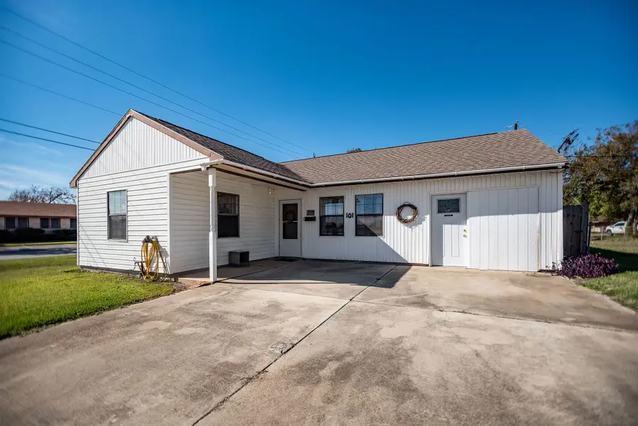 101 Lubbock Street, Point Comfort, TX 77979 - Image #3