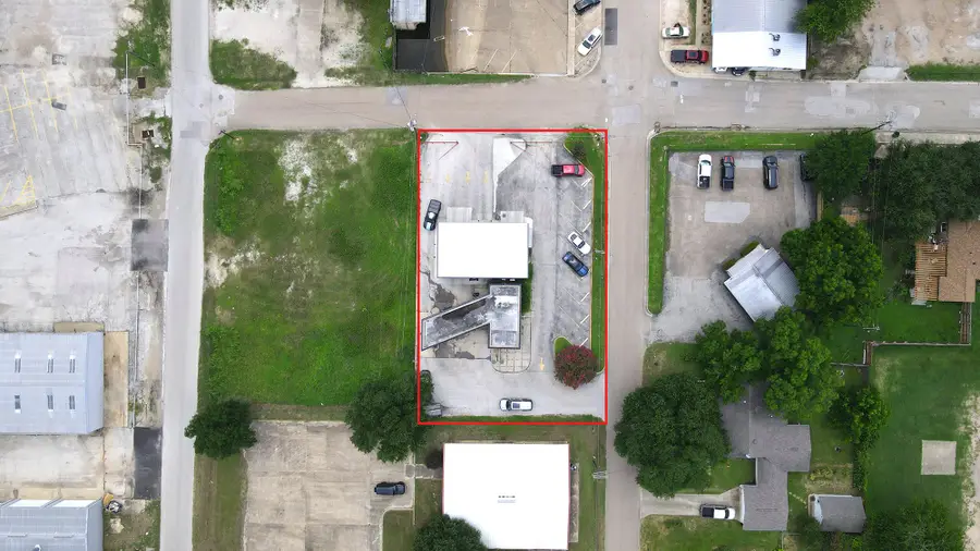 207 E Cottonwood Street, Madisonville, TX 77864 - #3