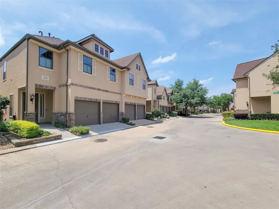 3002 Royal Oaks Crest, Houston, TX 77082 - #3