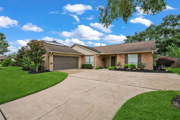 1307 Creek Hollow Drive, Seabrook, TX 77586