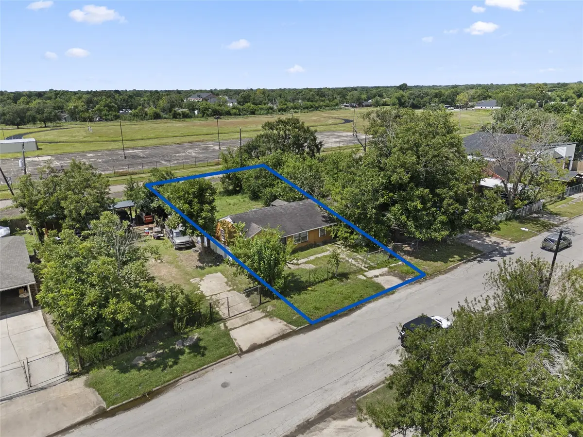 5238 Pershing Street, Houston, TX 77033 - Image #1