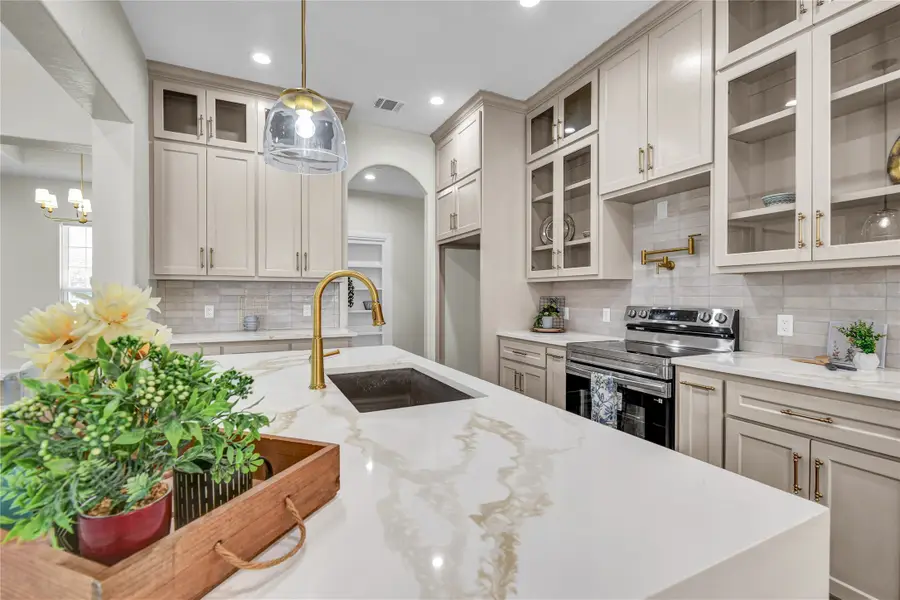 755 Sunset Trail, Angleton, TX 77515 - #2