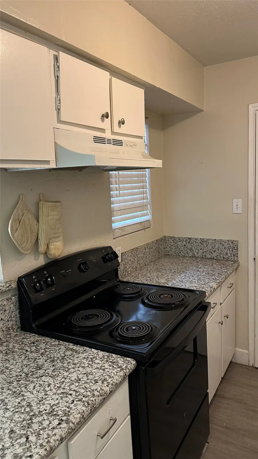 9550 Deering Drive #405, Houston, TX 77036 - #3