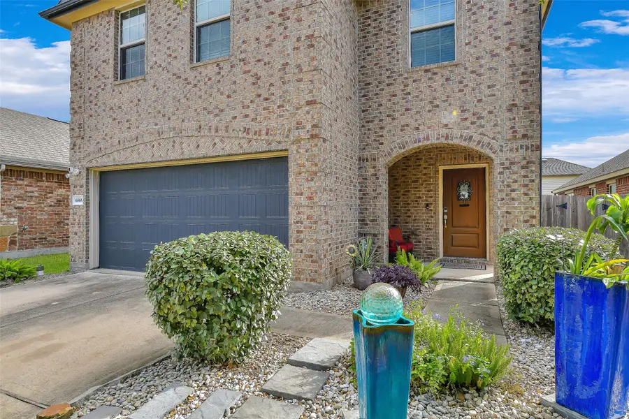 6869 Dogwood Cliff Lane, Dickinson, TX 77539 - Image #2