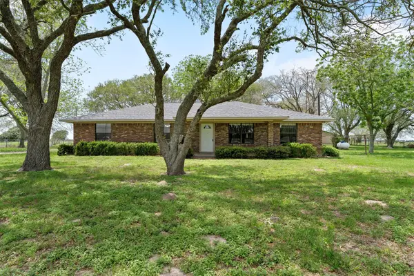 1518 County Road 307, El Campo, TX 77437