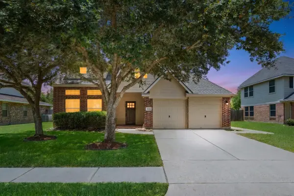 3806 Parry Field Court, Pearland, TX 77584