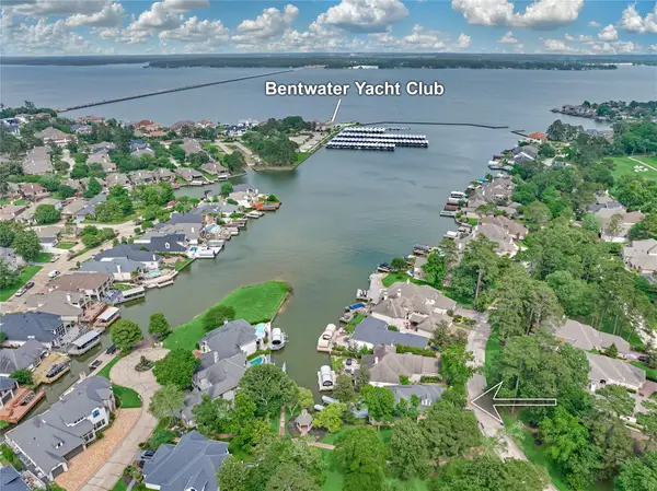 33 Winthrop Harbor N, Montgomery, TX 77356
