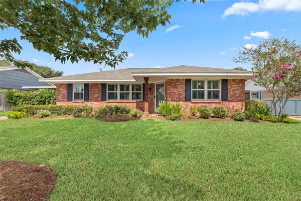2127 Lazybrook Drive, Houston, TX 77008