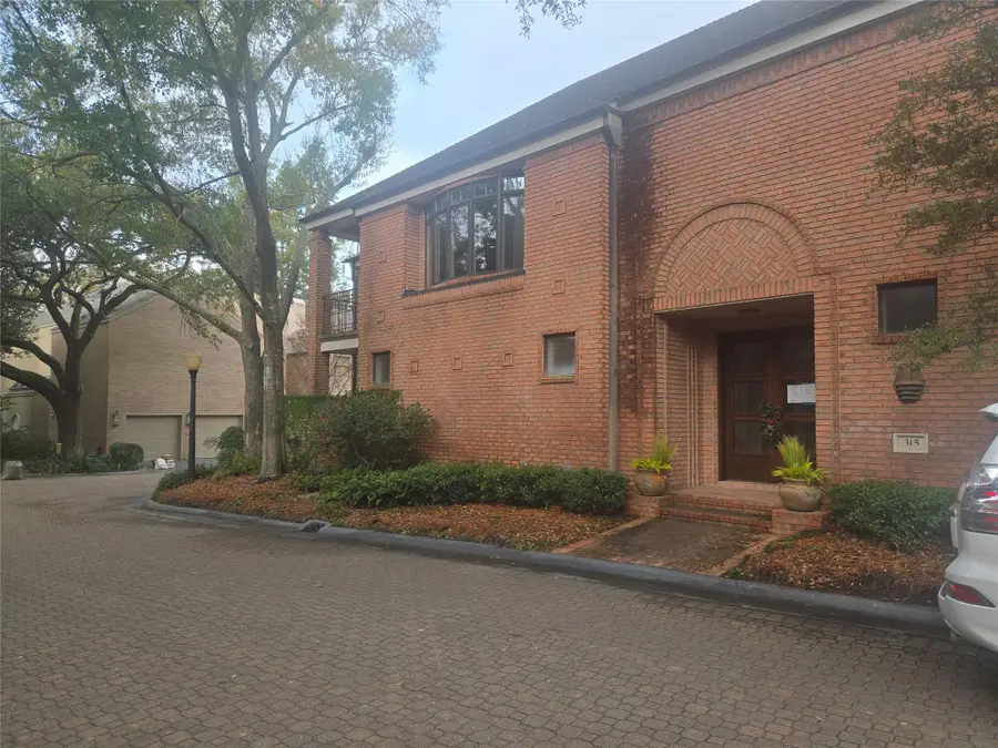 315 Sugarberry Circle, Houston, TX 77024 - Image #2