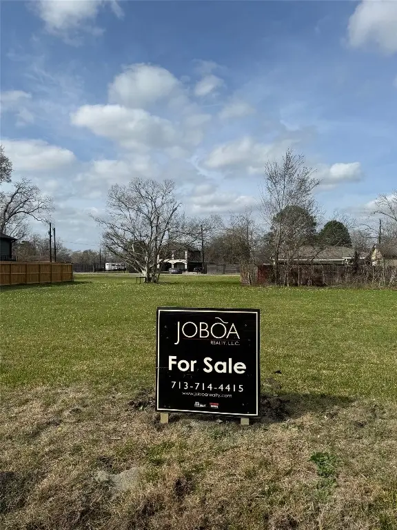 4913 Paula Street S, Houston, TX 77033