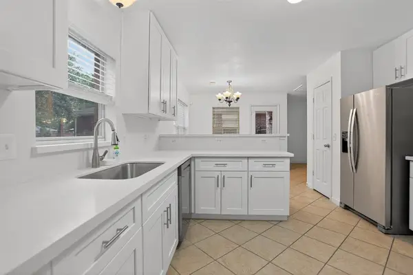 17627 S Summit Canyon Drive, Houston, TX 77095