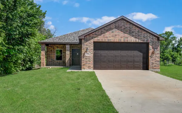 300 Pine Street, Forney, TX 75126