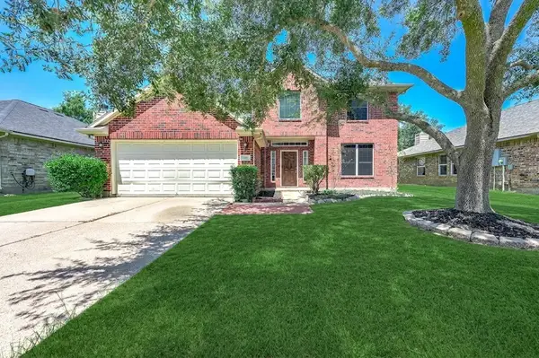 2032 Creek Shore Lane, Pearland, TX 77581