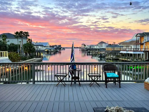1507 Tiki Drive, Tiki Island, TX 77554
