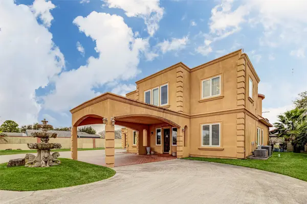 2732 Broadway Street, Dickinson, TX 77539