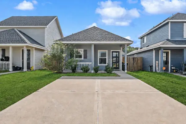 9903 Opal Stone Way, Conroe, TX 77306