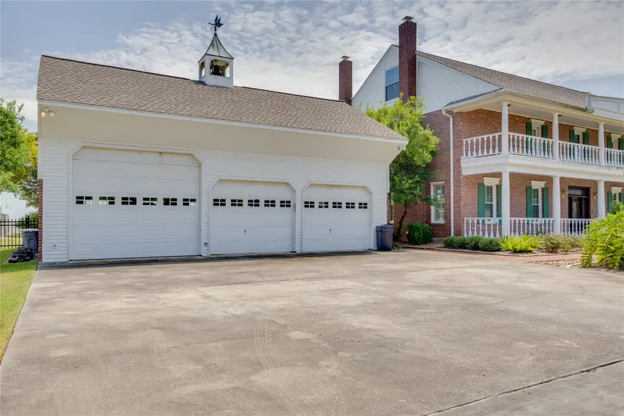 13224 Bay Place Drive, Beach City, TX 77523 - #2