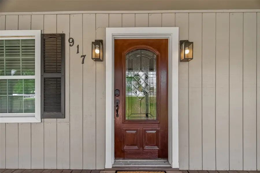 917 S Main Street, Highlands, TX 77562 - #3