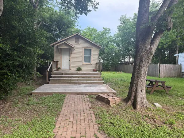 317 3rd Street, San Leon, TX 77539