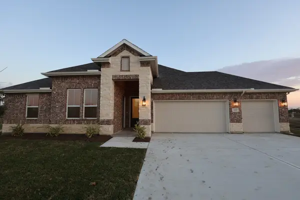 12110 Upper Meadows Avenue, Mont Belvieu, TX 77535