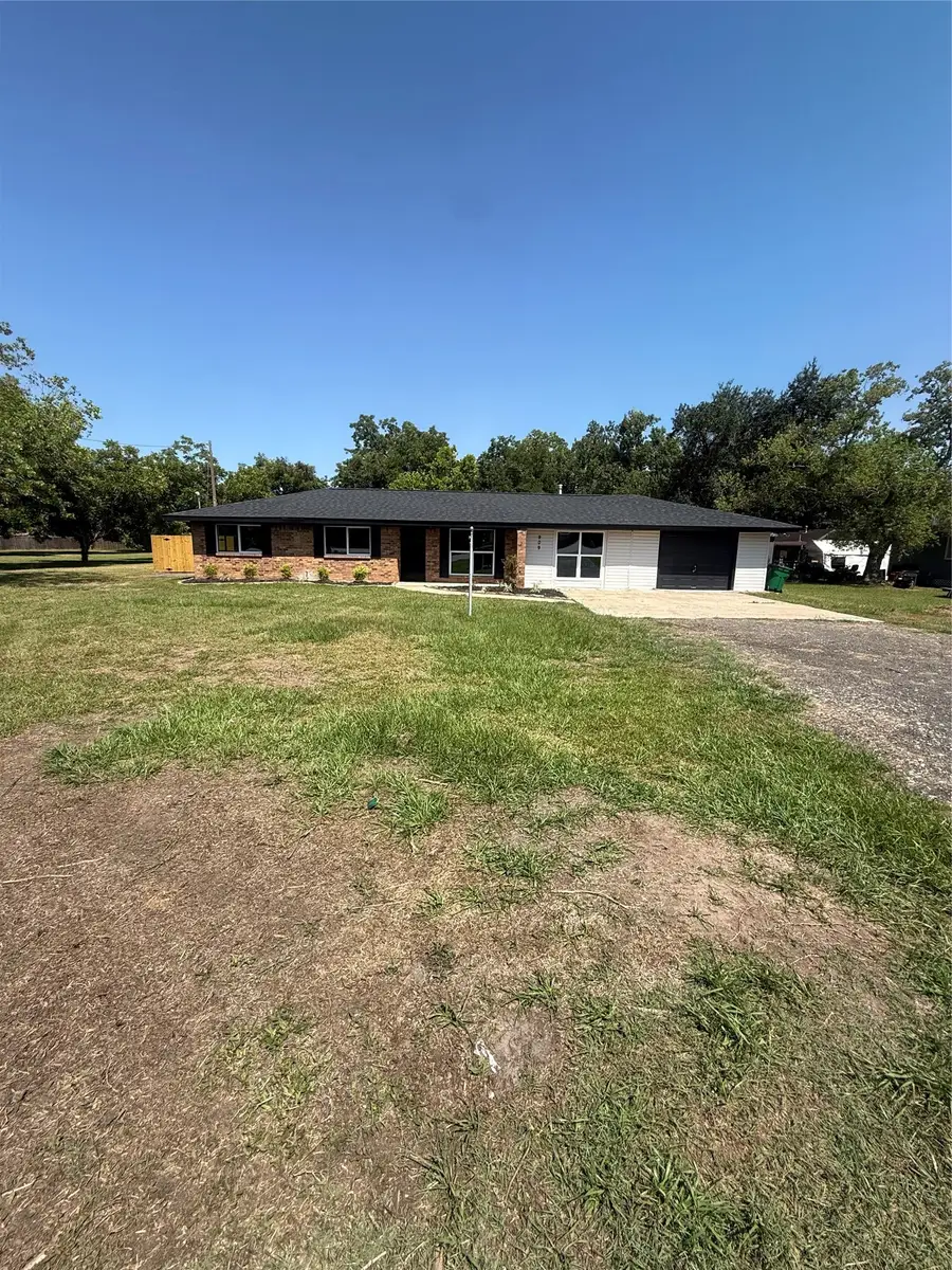 909 S Downing Road, Angleton, TX 77515 - #2