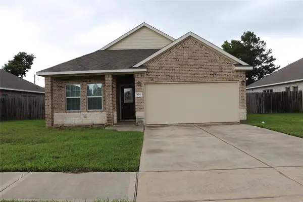 304 Carlos Leal Drive, Dayton, TX 77535