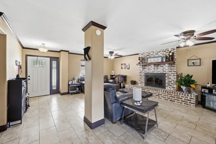 2704 Memphis Avenue, Nederland, TX 77627 - #3