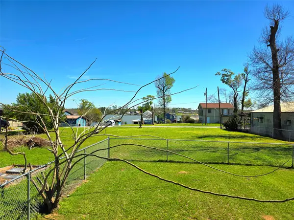 177 6th Avenue, Onalaska, TX 77360