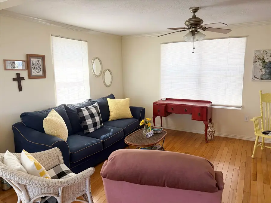 954 Eastview, Port Bolivar, TX 77650 - Image #2