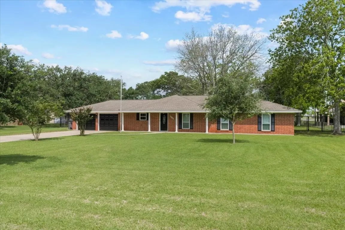 11511 Cherry Point Drive, Monterey Belvieu, TX 77535 - #1