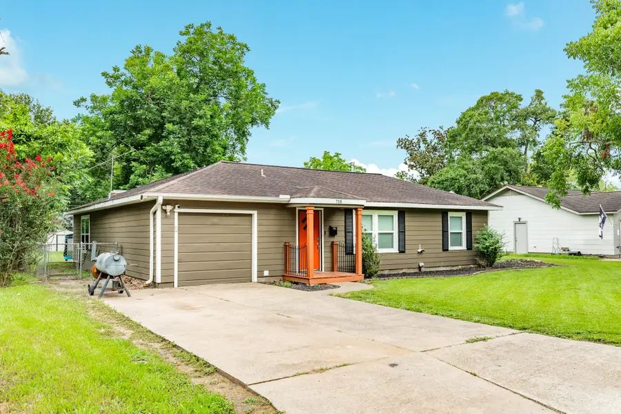 708 Alice Street, Sweeny, TX 77480 - #2