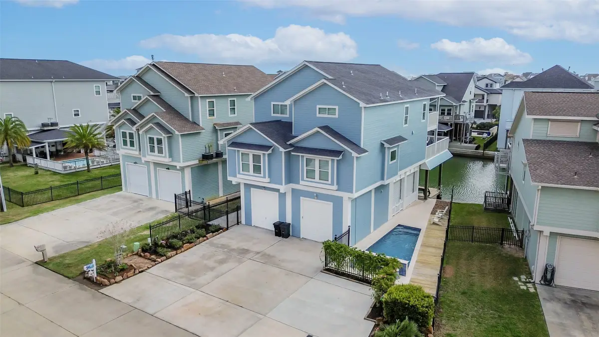 429 Jeanie Lynne Circle, Tiki Island, TX 77554 - #1