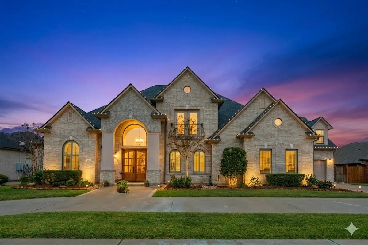 203 Arrowhead Drive, Lake Jackson, TX 77566 - #1