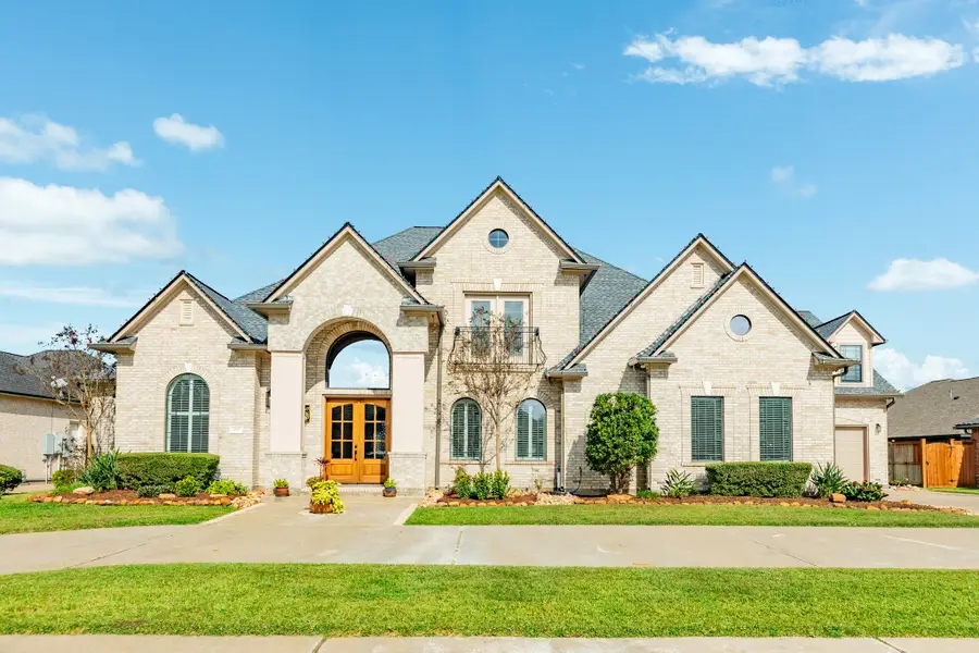 203 Arrowhead Drive, Lake Jackson, TX 77566 - #3