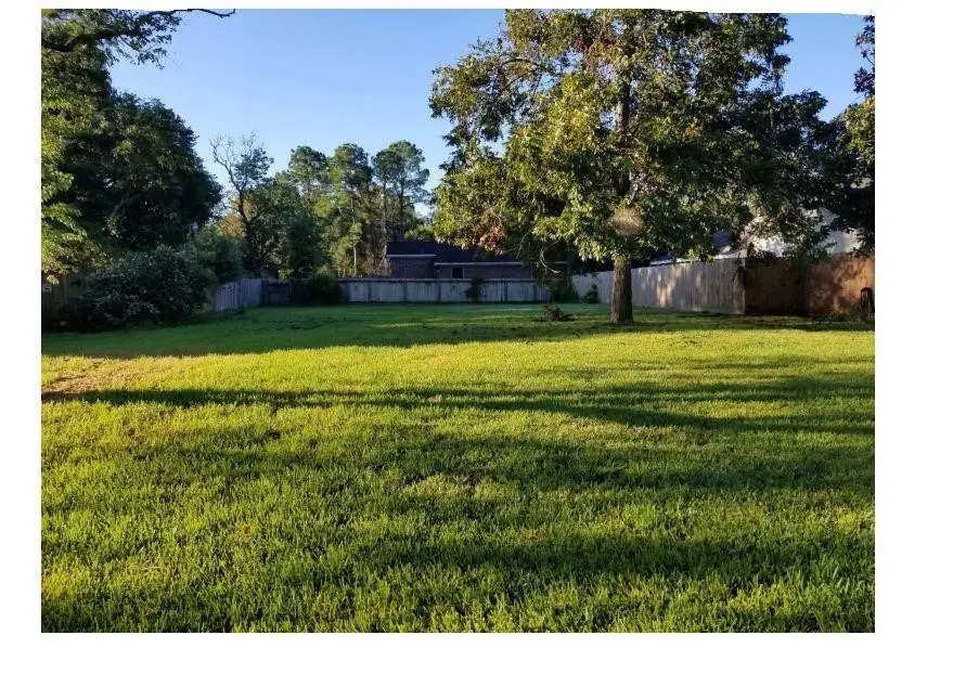 209 Anglewood, Angleton, TX 77515 - #1