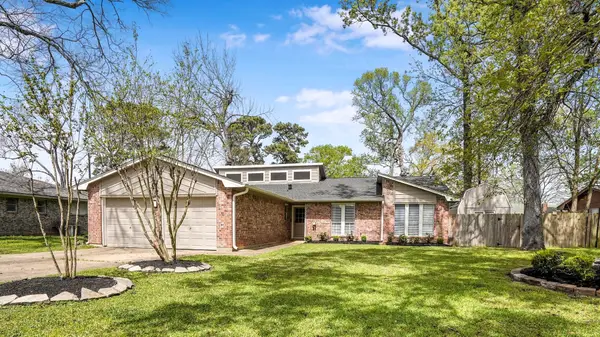 819 Fall Creek Drive, Huffman, TX 77336