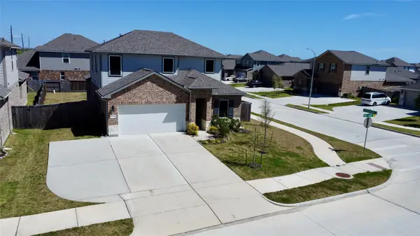8606 Lake Groove Lane, Baytown, TX 77523