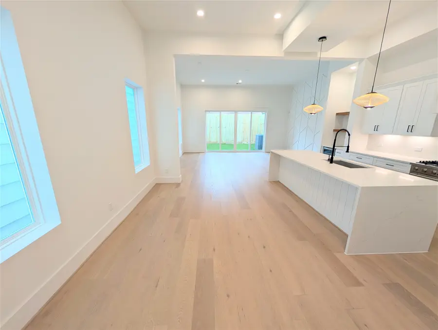 1120 E 26th Street, Houston, TX 77009 - #2