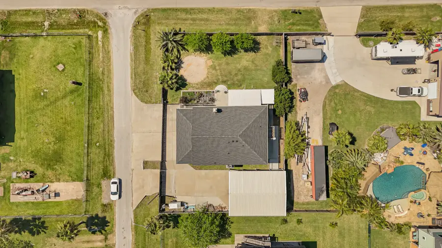 939 8th Street, Dickinson, TX 77539 - #2